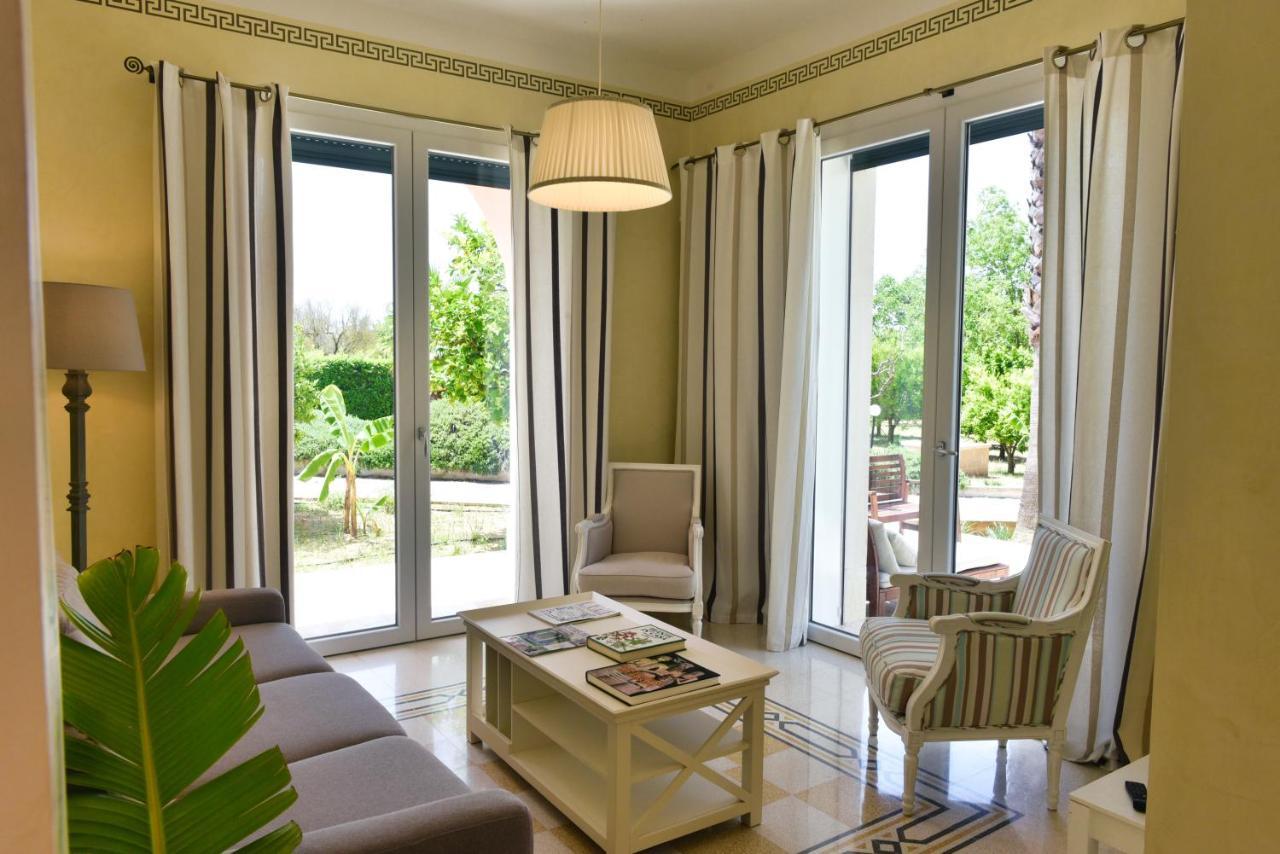 Villa Sirgole Rosa With Pool, Galatina Кутрофьяно Экстерьер фото
