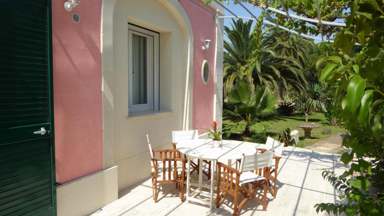 Villa Sirgole Rosa With Pool, Galatina Кутрофьяно Экстерьер фото