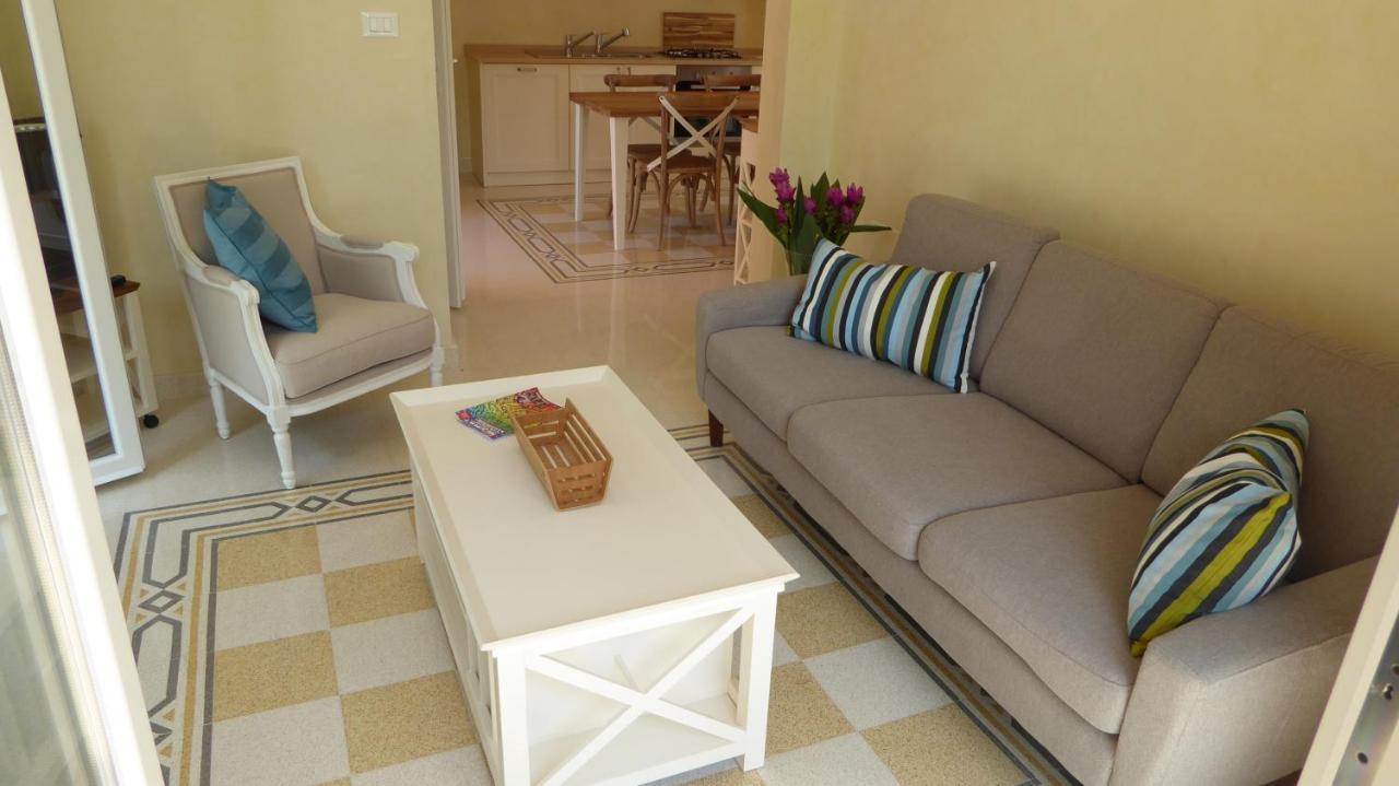 Villa Sirgole Rosa With Pool, Galatina Кутрофьяно Экстерьер фото